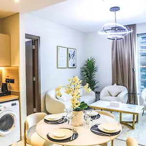 stay-mindblowing-2-bedroom-holiday-home-near-burj-khalifa.dubaihotelsoffers.com/